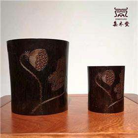 小叶紫檀笔筒 凭祥红木家居网集木堂精品红木笔筒 影雕荷花笔筒